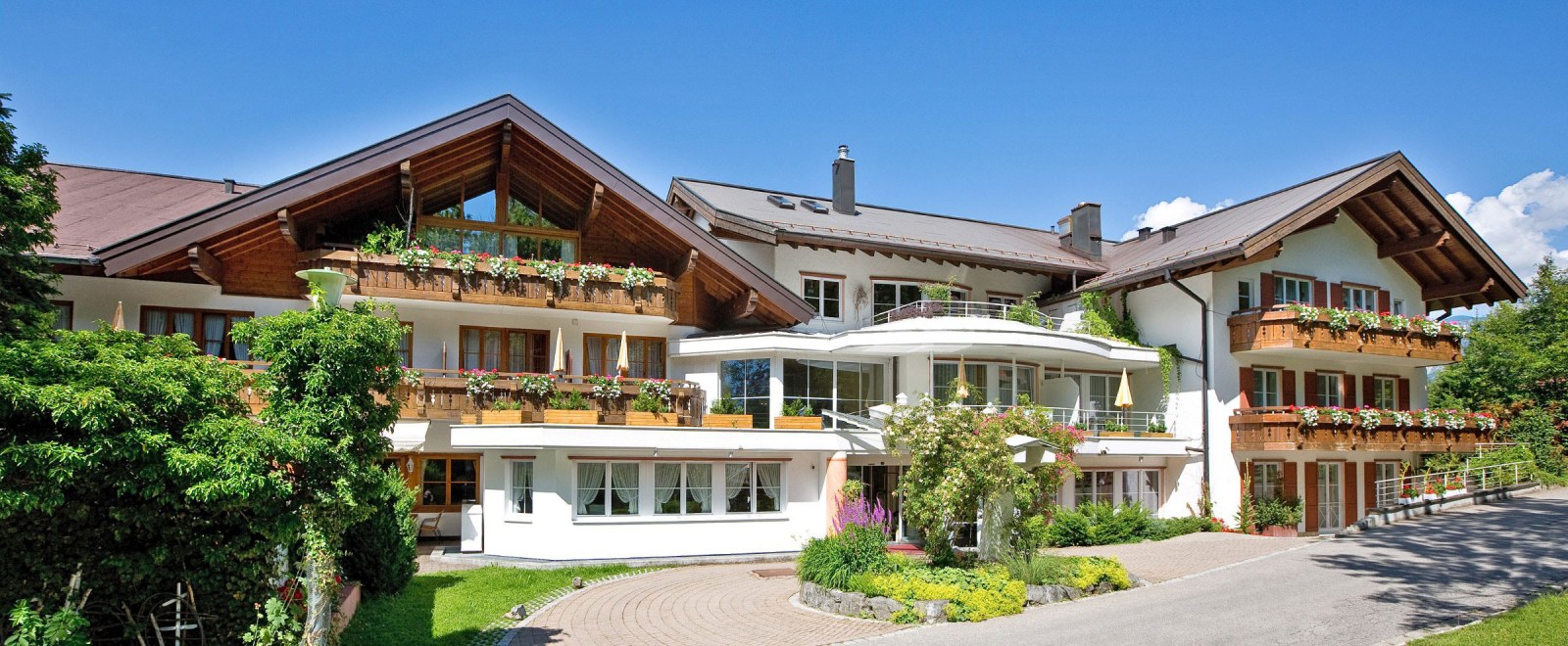 Hotel Nebelhornblick. Ausgangspunkt für Wanderungen im Allgäu.