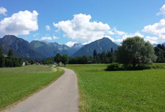 Golfplatz Oberstdorf herrlich gelegen inmitten der Berge